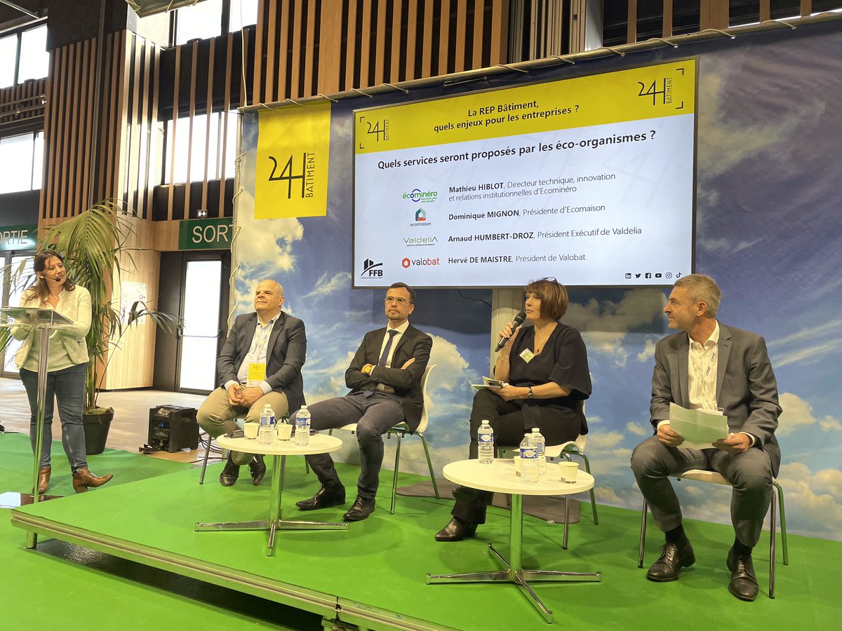 ecomaison_actu's tweet photo. Recyclage du bâtiment
@_D_Mignon : « Informer les entreprises et les accompagner pour qu'elles se préparent à appliquer l'éco-contribution dès le 1er janvier 2023 est notre priorité »
Conférence organisée par @FFBatiment pour les #24HDuBâtiment #RepBatiment https://t.co/xsrCuUnQVt