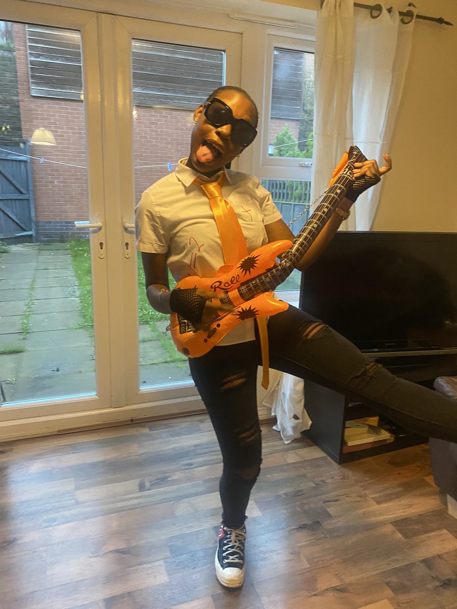 MissWonzeri_x's tweet image. Had soo much FUN today @NuneatonStNics relaunching TT rockstars ! 🤘🏾m4ths lov3➕ r0ck and 9oll 🎸
#MathsWeekEngland #mathsweek2022 #ttrockstars