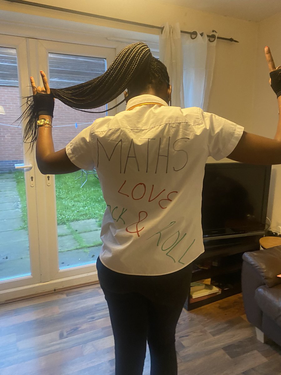 MissWonzeri_x's tweet image. Had soo much FUN today @NuneatonStNics relaunching TT rockstars ! 🤘🏾m4ths lov3➕ r0ck and 9oll 🎸
#MathsWeekEngland #mathsweek2022 #ttrockstars