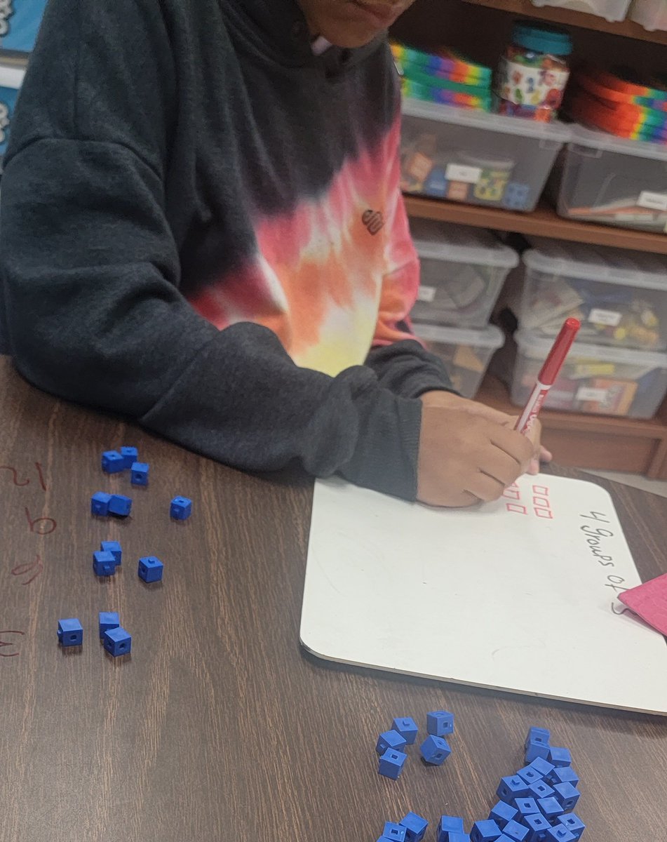 MrsBonillaMath's tweet photo. Working on understanding multiplication. https://t.co/NURM7PO6BY
