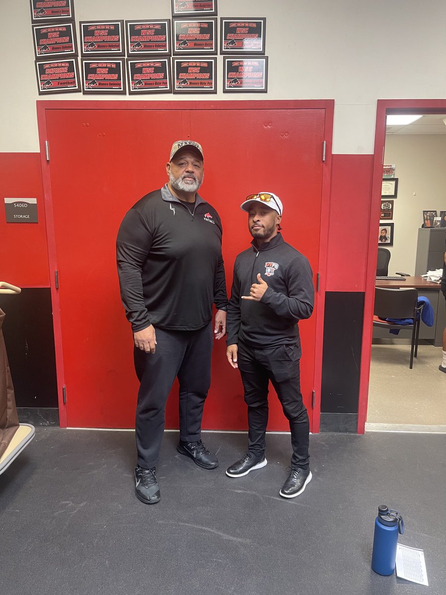 Favorite time of yr is getting players to the next level.  D2 programs University of Texas Periman and Mary University both have 2 players on  scholarship board.  7 of our 28 have offers. ⁦<a href="/EaglessimsJames/">james a sims</a>⁩ ⁦<a href="/coach_word/">Blake Word</a>⁩ ⁦<a href="/CoachSalguer0/">Eldridge</a>⁩ ⁦<a href="/Coach1llWill/">Coach Will</a>⁩