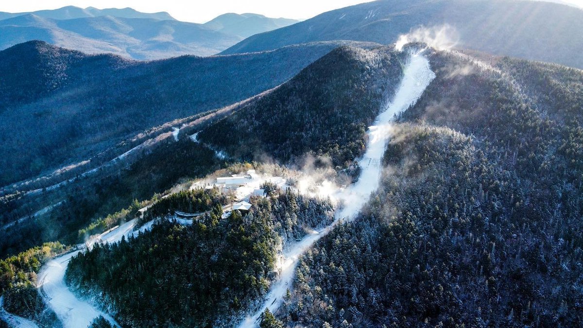whitemts's tweet photo. Winter is coming and snow guns are blasting! Check out your favorite ski resort websites for up to date information on opening dates and how to purchase lift tickets and season passes. ❄️
📷: Loon Mountain Resort #WhiteMountains #SkiNH #SkiTheWhites https://t.co/db31zXs1CG