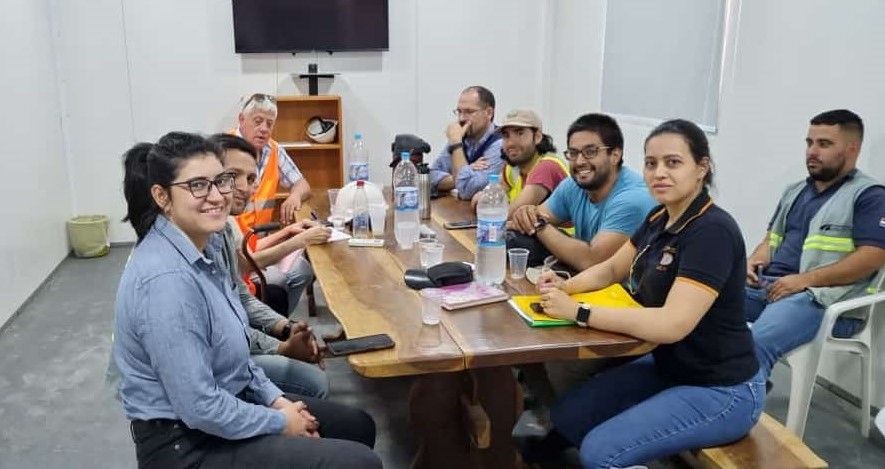 RutaDeLaLechePy's tweet photo. La coordinación y supervisión del área ambiental de Seguridad y de Salud Ocupacional (SySO) de la UEP BID MOPC, llevaron a cabo trabajos de verificación de los 3 lotes de la Ruta de la leche, en compañía de las fiscalizaciones. 
@el_BID @mopcparaguay https://t.co/Q14QCJ2NVO