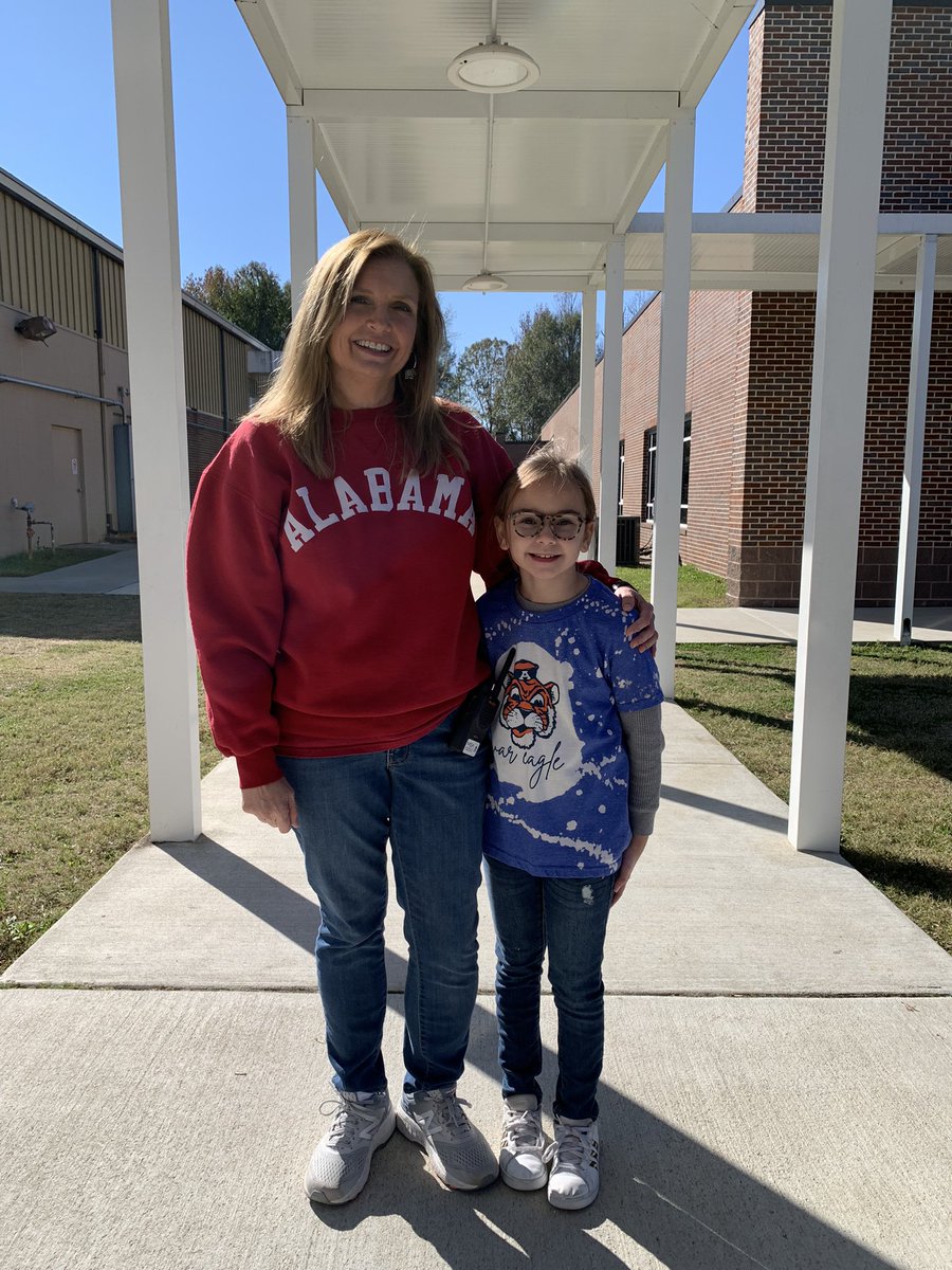 We cheer for different teams, BUT we are both proud to be a Snow Rogers Bulldog! <a href="/SnowRogersEl/">SRES</a> <a href="/JEFCOED/">Jefferson County Schools</a>