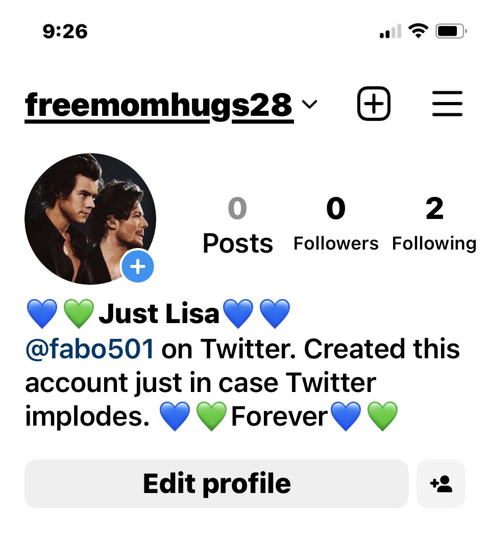 fabo501's tweet photo. If your interested here’s my IG account. Life’s been dragging me down for a few months but I’ve been here on the fringe treading water but I think I see the shore finally. Miss you all ~ Lisa💙💚 https://t.co/iatnWOUimO