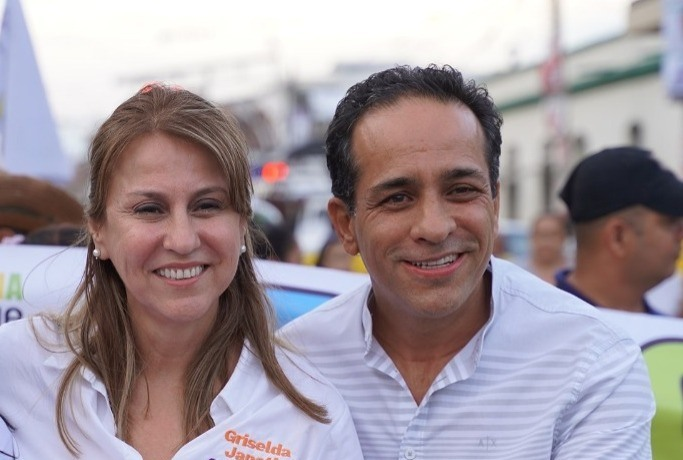 LaVallecaucana's tweet photo. Por más de 20 años hemos compartido propósitos alrededor de defender los intereses de los Vallecaucanos, las Empresas Municipales de Cali, los sectores trabajadores y la productividad de la región, hemos luchado por el respeto y la decencia en lo público y lo seguiremos haciendo. https://t.co/EXHoHZWg7K