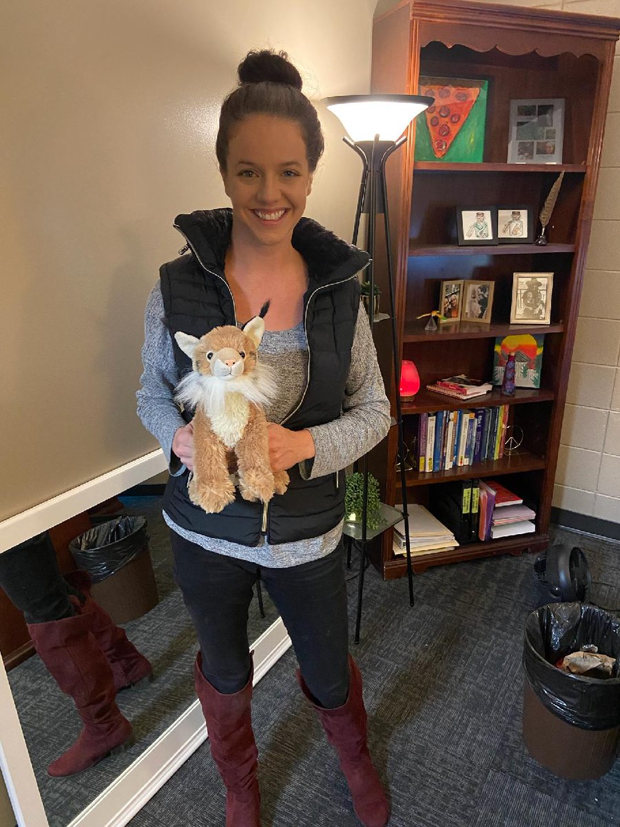 RHHSCounselors_'s tweet photo. WHATS UP WILDCATS?! Check out one of our VERY OWN winning the Wildcat Pride Award! WE LOVE YOU MS. NEFF!! #HILLBUILDER https://t.co/crV5l961pO