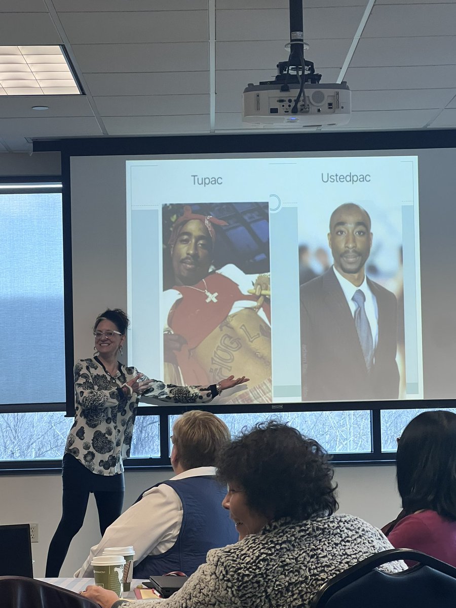 ESUModLang's tweet image. Discussing varieties of Spanish by Heritage Learners #Tupac