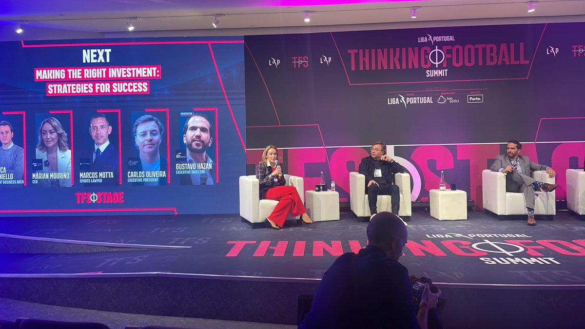 Marian Mouriño en <a href="/TF_Summit/">Thinking Football Summit</a> 📍

La Liga Portugal acogerá esta cumbre entre el 18 y el 20 de noviembre de 2022 🗓️

Marian ha aprovechado para presentar el proyecto de #GS360 frente a medios internacionales y asistentes, posicionándolo fuera de Galicia y de España 🗺️