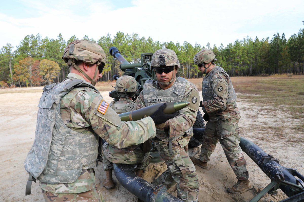 NCNationalGuard's tweet photo. U.S. Army National Guard Soldiers prep, load, aim, and fire rounds from a M119A3 Howitzer. Nov. 2, 2022. (U.S. Army National Guard Photo by Staff Sgt. Ruth McClary, 382nd Public Affairs Detachment)
#NCNG #northcarolinanationalguard #artillery #ReadyTeam #AlwaysReadyAlwaysThere https://t.co/xjW1CAgkDn