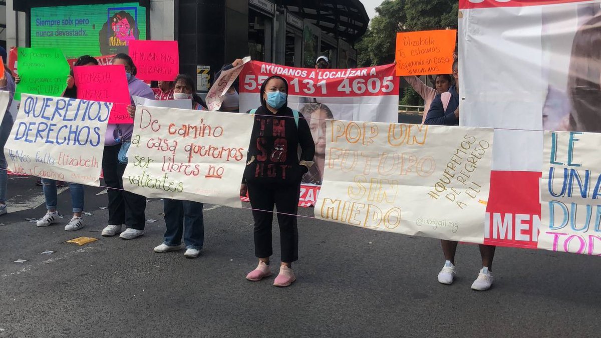 adnnoticiasmx's tweet photo. 🚨 Familiares de Elizabeth Jiménez Hernández se manifiestan en la Glorieta de Insurgentes para exigir mayor apoyo de las autoridades en su búsqueda

Se mantendrán bloqueando Av. Insurgentes en ambos sentidos por algunos minutos para luego dirigirse a la @FiscaliaCDMX https://t.co/I2HvGbRpI1