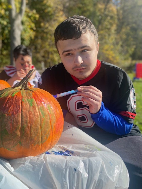 AndersonAutism's tweet photo. The adults at Violet Ave Lifelong Learning Center captured the last days of warmth and sunshine, celebrating Halloween and Fall Fest! #FallFest #HappyHalloween #Autism #1in44 #AdultProgram https://t.co/Of6RX6rWqP