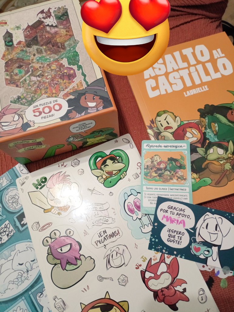 LectoraDispersa's tweet photo. Han llegado las cositas del crowdfunding de @lauriellemaven! Es todo precioso 😍
Que ganas de leer el cómic y de hacer el puzzle.
Duda: si tengo miopía, el premio del minijuego será miopía²?🤣
Pd: intenté abrirlo con cuidado para que no me atacara el confeti. No lo conseguí 🤣🤣 https://t.co/dhCUlDDJUW