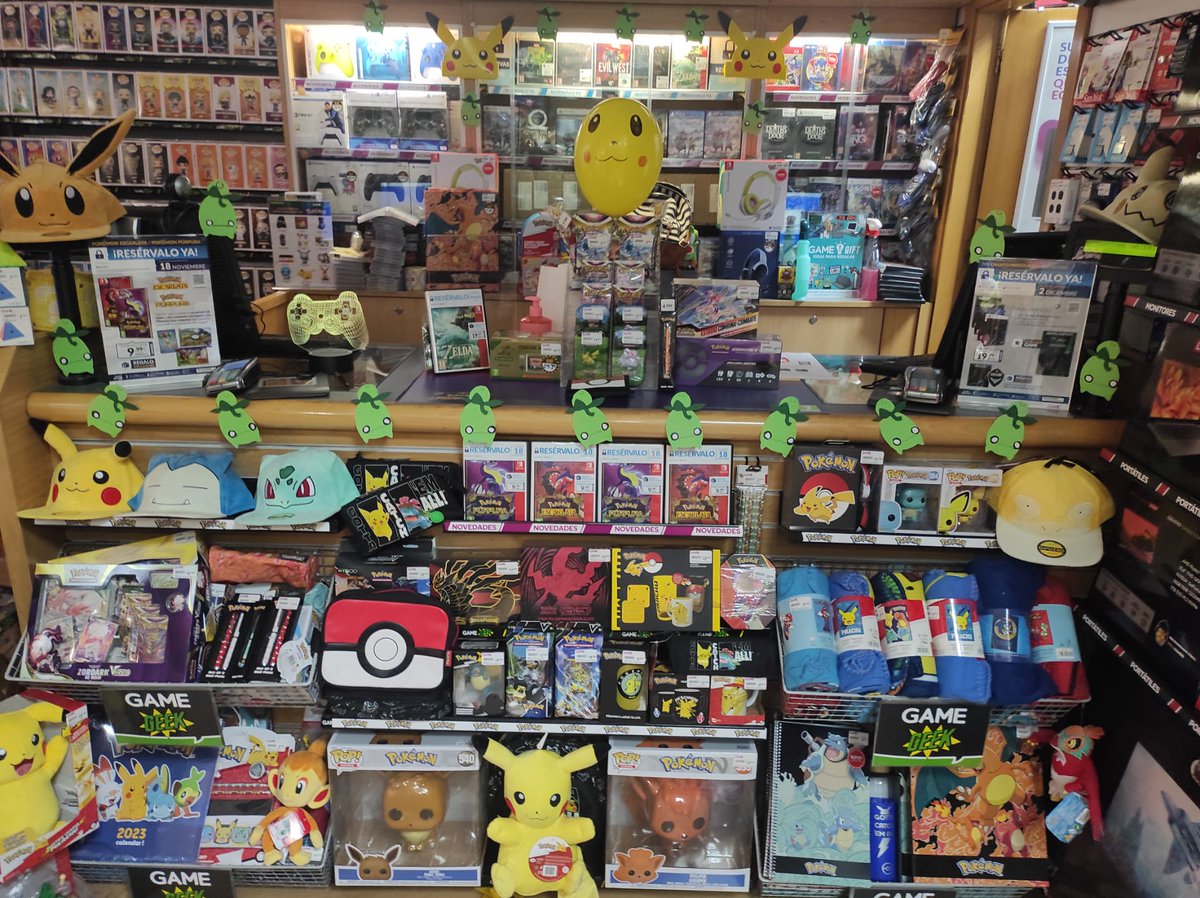 #PokémonEPenGAME <a href="/VideojuegosGAME/">GAME España</a>  lanzamiento de Pokémon Escarlata y Púrpura en vídeojuegos Game Ciudad Real. Ven a por tu copia ya!!!!