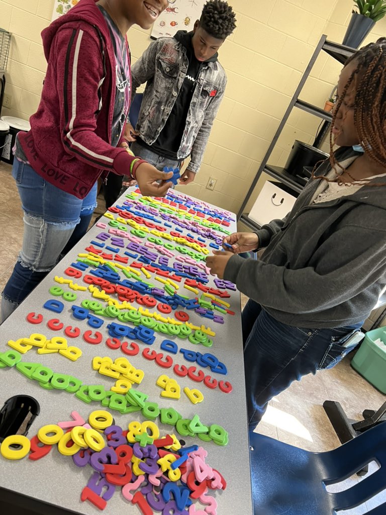 OBHS_Matthews's tweet photo. Thankful for students who are willing to help me clean and organize our games…💕 https://t.co/KpDUpOCqfH