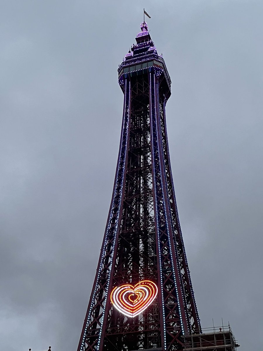 floasis82's tweet photo. Hello Blackpool! #Blackpool #tower #Lights https://t.co/9an0TpZNQ5