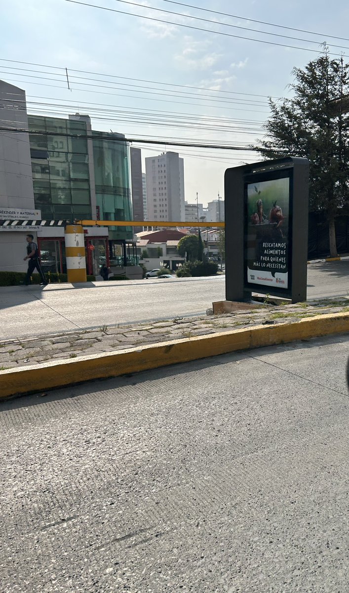 Nos acaban de poner este nuevo anuncio en Jesús del monte. PARA QUE??? <a href="/Huitzquillocan/">Huixquilucan</a> @huixquigob <a href="/VInterlomas/">VECINO INTERLOMAS</a> <a href="/SS_Edomex/">Secretaría de Seguridad del Estado de México</a>