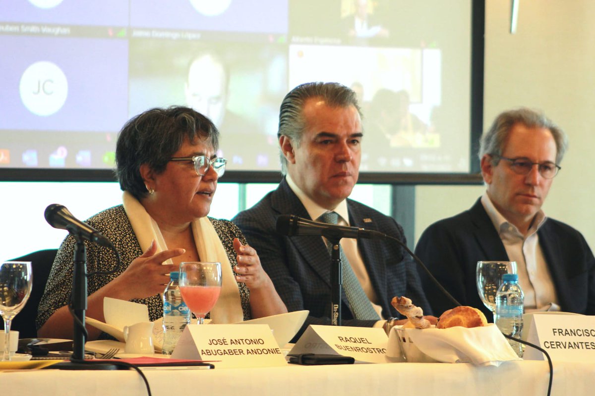 cceoficialmx's tweet photo. Necesitamos ser cada vez más atractivos y aprovechar el interés de inversión de las empresas de Asia, que buscan reubicar sus cadenas productivas a lugares con mayor proximidad geográfica a #EEUU, así como marcos regulatorios más eficientes. #CCEconMéxico https://t.co/A2ovC5ZuzL