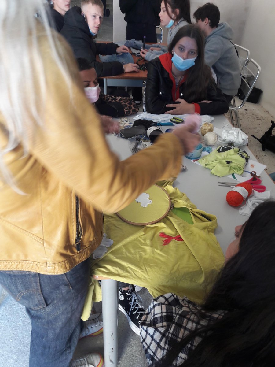 mois_ESS's tweet photo. [#SERD2022] La @CRESSOCCITANIE présente Frip'So !

🎯Son défi ? Déployer des friperies solidaires dans les collèges et lycées pour sensibiliser élèves et enseignants à une mode circulaire et durable.

À découvrir ➡ https://t.co/LjdBepRyoa

#ESS @ademe #reductiondechets #textile https://t.co/ep0ZvBXyNY