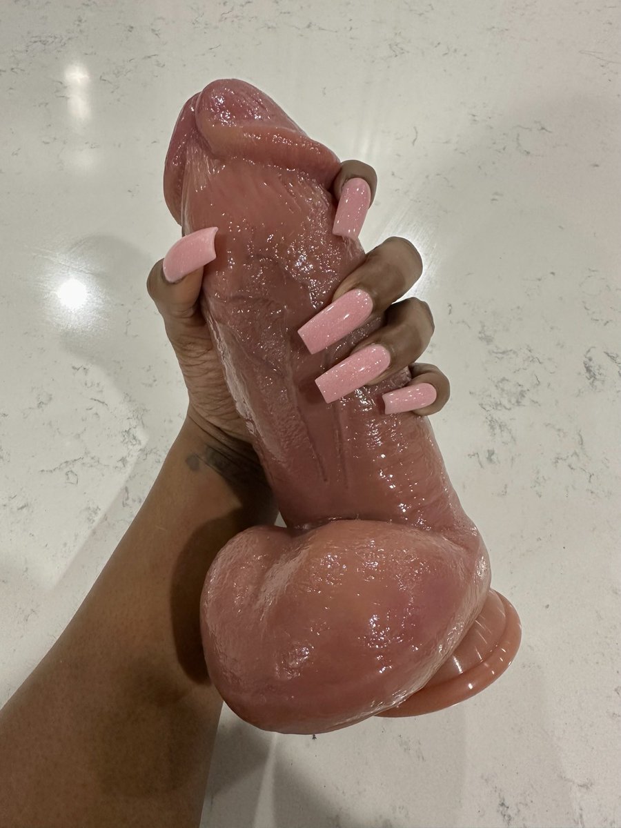 minxmilliyon's tweet photo. You like my nails babe ? 💅 https://t.co/lG6Ro6AsZV