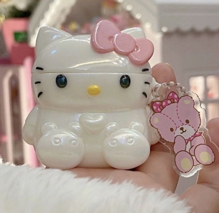 blossombabiii's tweet image. hello kitty AirPod case