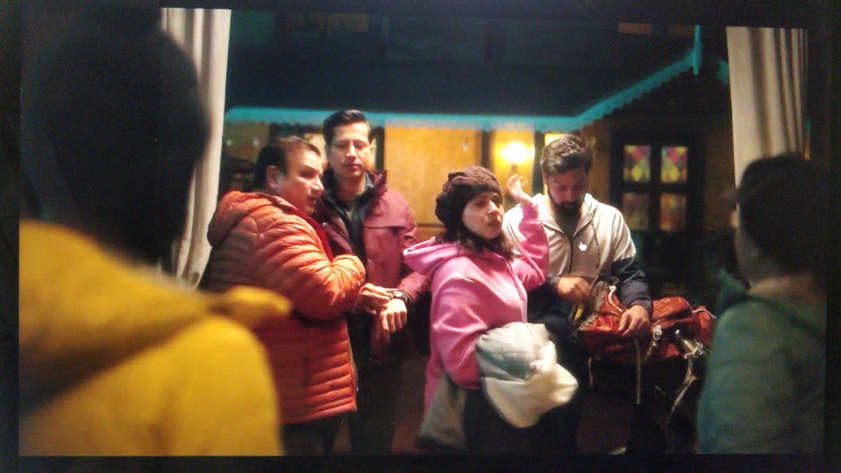 _vy_sh_navi's tweet image. Reliving old memories that they had as a family. That&apos;s the best part of the show #Tripling on Zee5 for me. How they are spending one last time together.