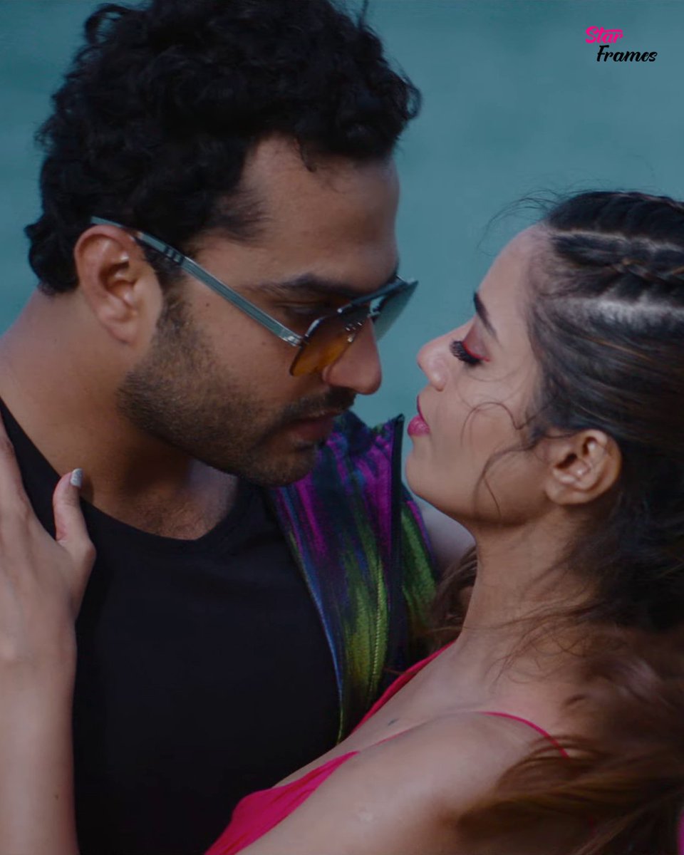 starframesoffl's tweet photo. Nivetha Pethuraj and Vishwaksen from Dhamki trailer
@Nivetha_Tweets @VishwakSenActor 

#DhamkiFirstLook #VishwakSen #NivethaPethuraj https://t.co/NdDlOUeby9