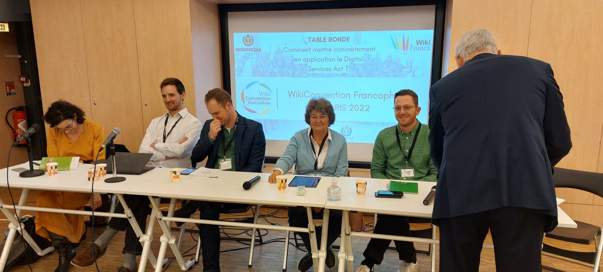 Dans quelques instants on va commencer la #Wikiconvention à Paris avec une table ronde sur la mise en application du Digital Services Act #DSA. Avec des représentants de <a href="/Wikimedia/">Wikimedia Foundation</a> , <a href="/Arcom_fr/">Arcom</a> , <a href="/Dailymotion/">Dailymotion</a> , <a href="/Microsoft/">Microsoft</a> et du Conseil d'Etat .