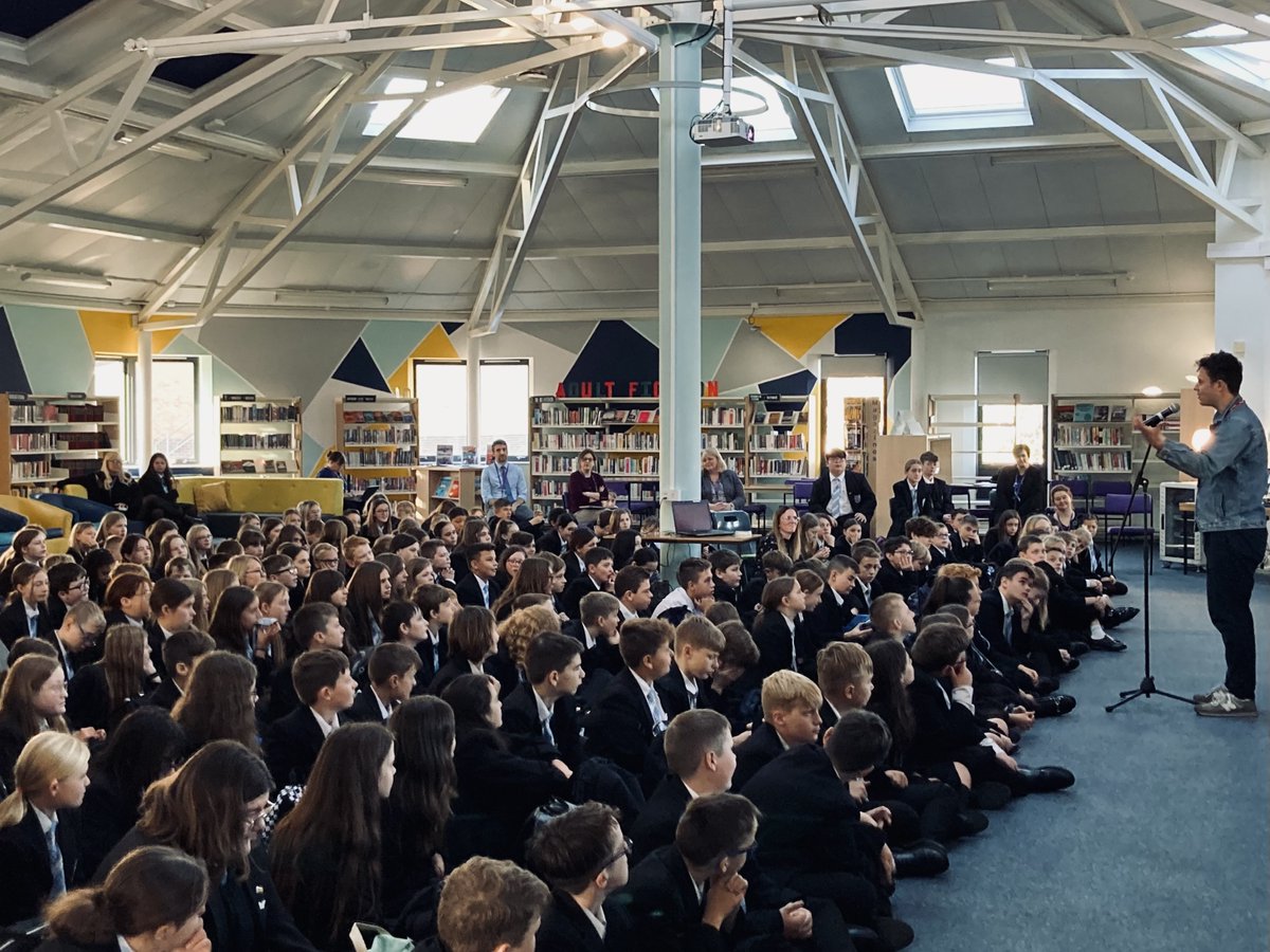 The Littlehampton Academy Library tweet media