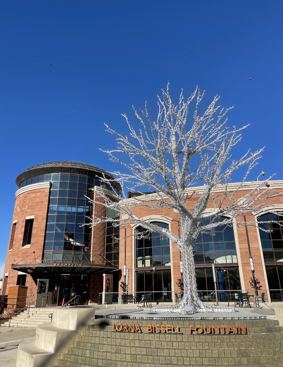gsqbrampton's tweet photo. Tonight's the night we turn on the lights! Come check it out after seeing the tree lighting ceremony in Ken Whillans Square starting at 6:45 PM.
See you soon for beautiful selfies and fun family photos π· π₯°
#BramptonWinterLights #InGardenSquare https://t.co/FRkIRJRFOI