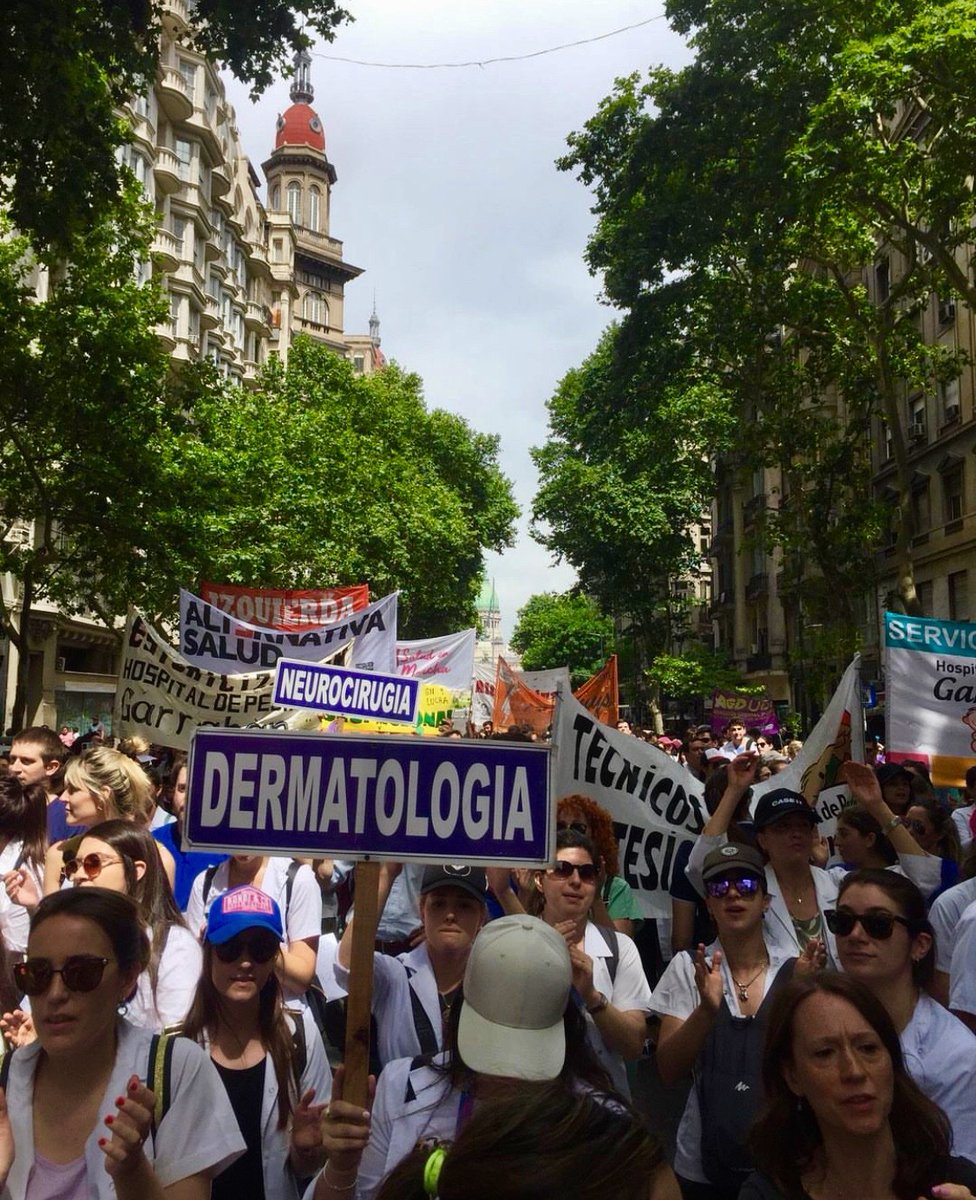 Mate, café, harina y palmitos. Yerba, mermelada, cacao, picadillo...

Sueldo mínimo = canasta básica 

#dignidad #hospitales #mareablanca