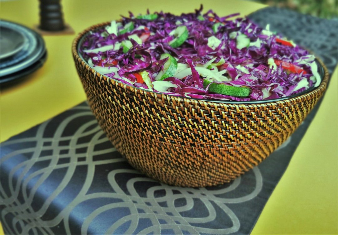 Calaisio's tweet photo. Create an elegant centerpiece bowl beautifully crafted from exotic vines. Its organic round shape with a 4.2Qt glass bowl insert offers a durable and rustic exterior perfect for serving and displaying decorative items.  #GlassBowl #DeepBowl  #DeepGlassBowl  #AccentBowl https://t.co/gyAQay0ZFC