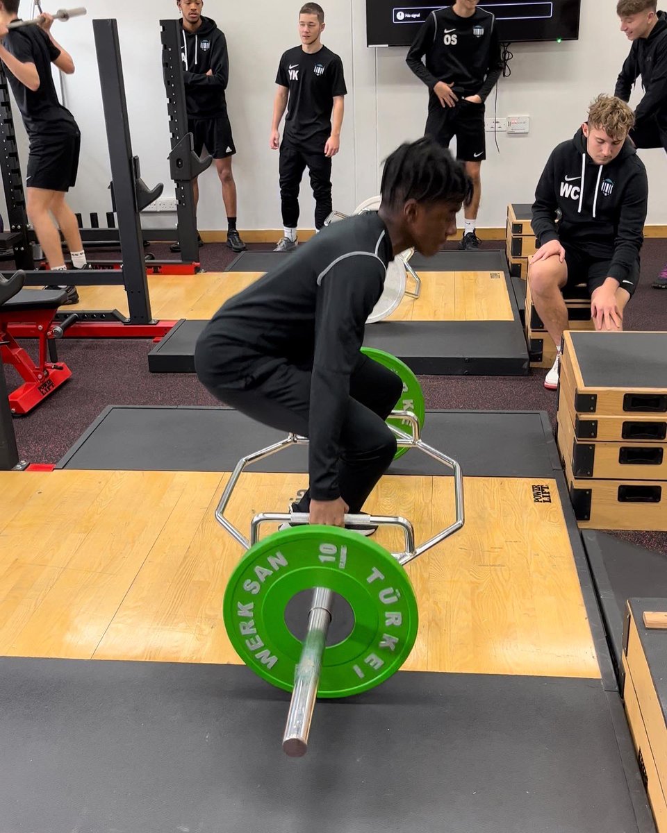NEliteAcademy's tweet image. Working hard in S &amp;amp; C

Following on from our games this week, the college lads were working hard in the gym. 

🏋️‍♀️ Power training 
💪🏻 Strength Work
🏃 Conditioning 

#physcialimprovement #worktowardsgoals #progression #beelite