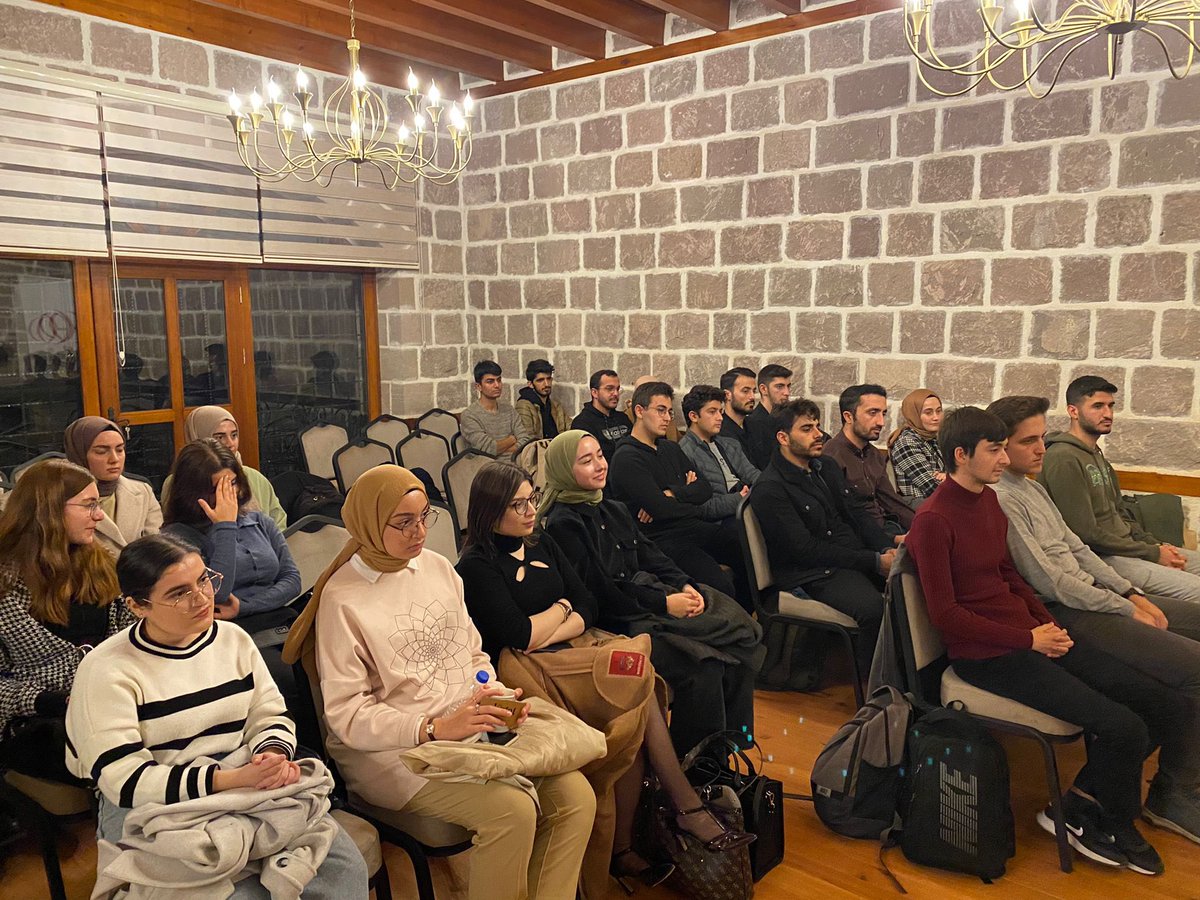 Hukuk ve Değişim Derneği Kariyer Günleri Programımızın bu haftaki konuğu Dernek Başkan Yardımcımız ve Türkiye İş Kurumu 1. Hukuk Müşaviri Avukat Şükran DOĞAN olmuştur. 

Katkılarından Dernek Başkan Yardımcımız Avukat Şükran DOĞAN’a teşekkür ederiz.