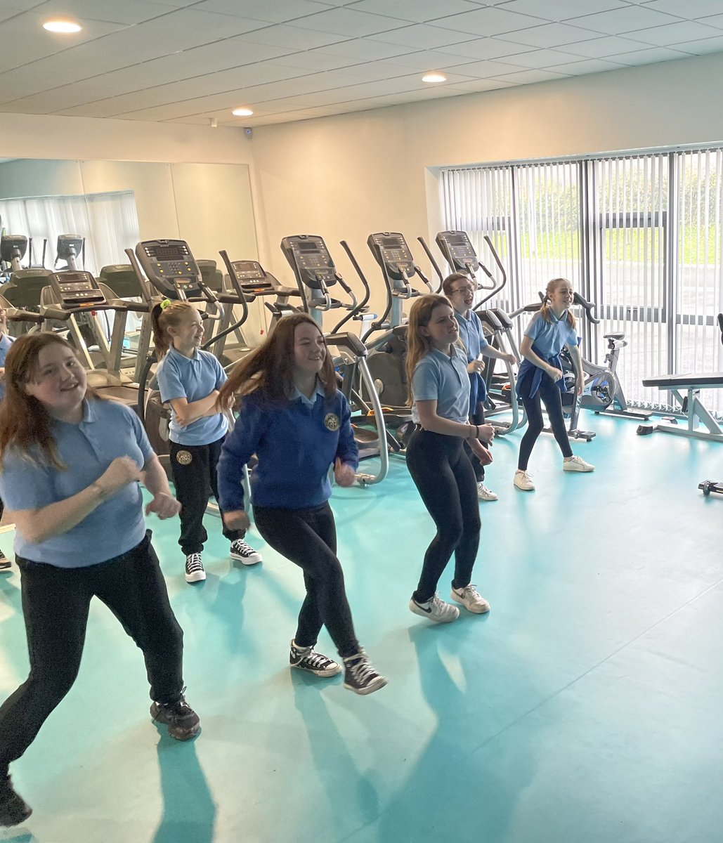 MaloneCollegePE's tweet photo. Great to have the P7 students from Holy Evangelist school visit us today. They loved our facilities and showed great enthusiasm in all the activities. Well done to all👏👏@MaloneCollege https://t.co/XE6IBiqLTj