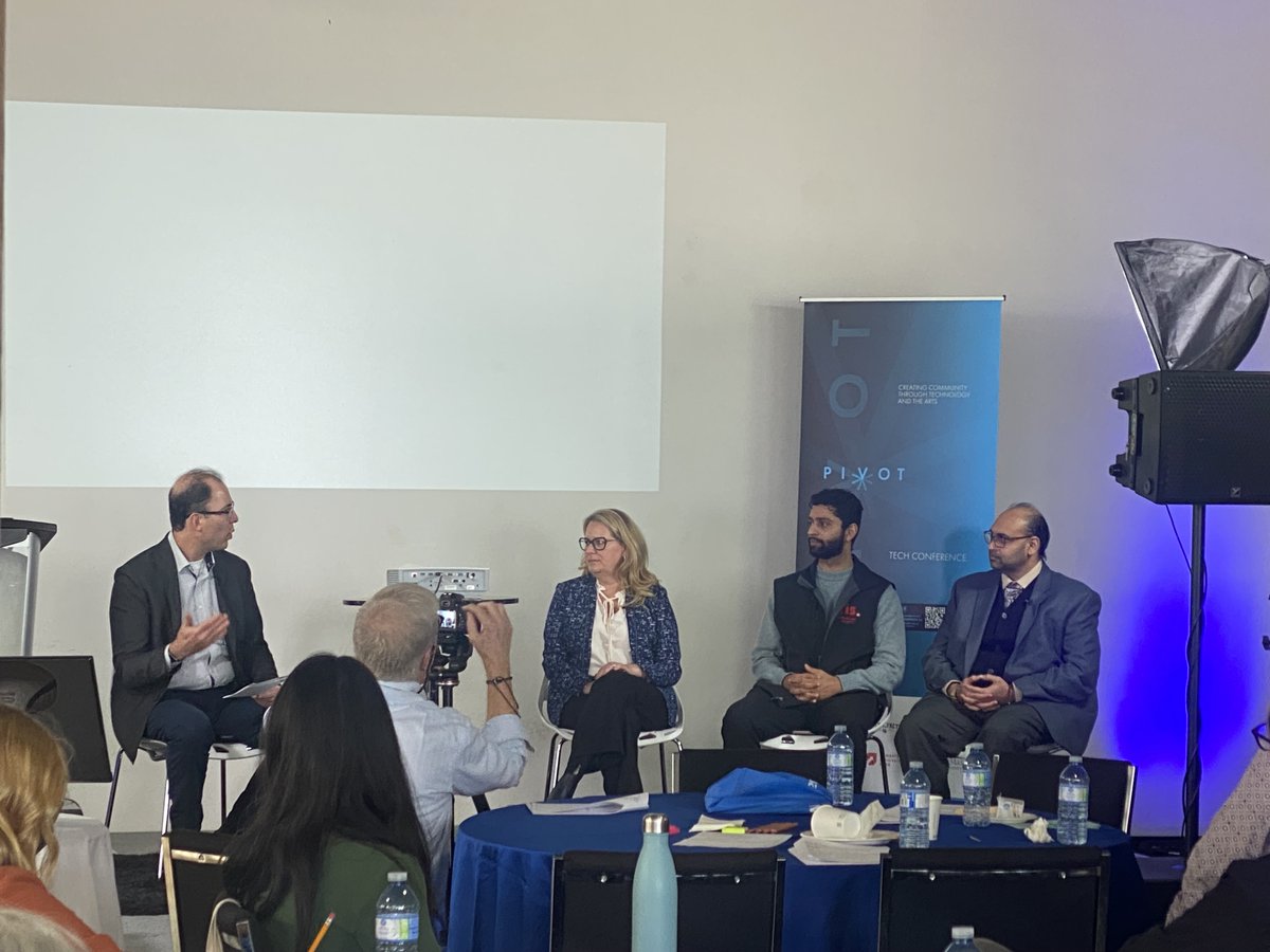 hamilton_centre's tweet photo. It's fascinating how technology and art together can create great things, solve problems, and make our daily lives more enjoyable. Great event! Pivot Tech Conference @PivotTechArt 

#HamOnt #Pivot2022 #technology #art #creativity https://t.co/OfA6GWpRLT