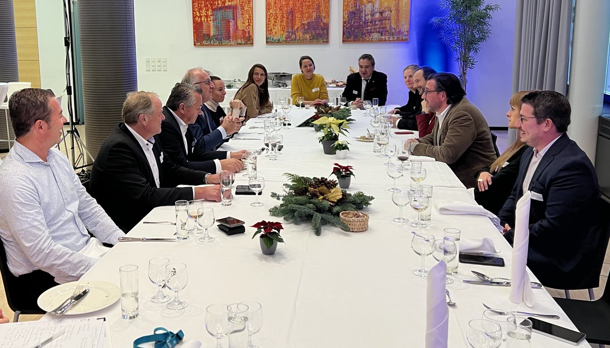Heute war der Business Club LU-DE bclde.de zur 10. Jahres-Mitgliederversammlung bei uns zu Gast. Botschafter Jean-Paul Senninger wurde dabei zum Ehrenmitglied ernannt. 

Herzlichen Dank an Gastredner @Ch_Hamerle für den spannenden Impuls zur #Ernährungswende!