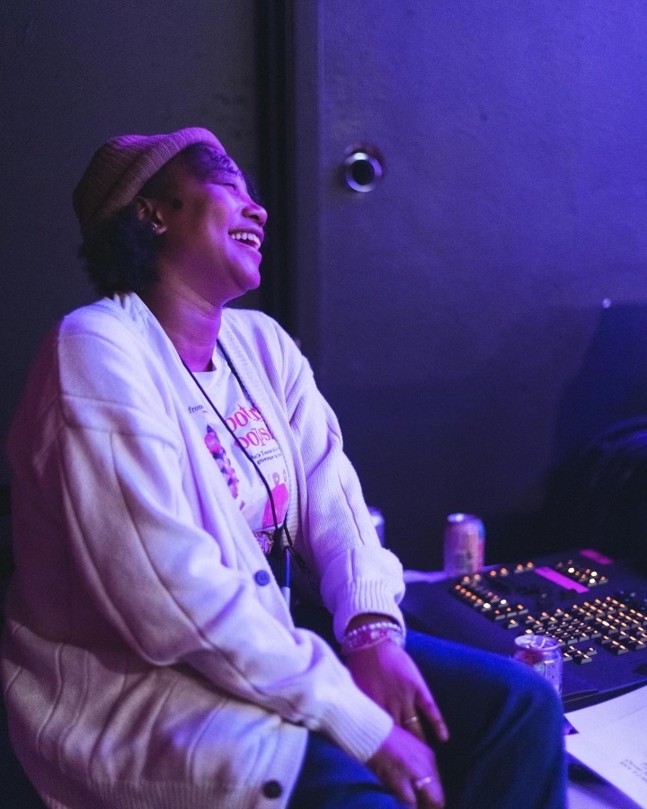 SammyRaeMusic's tweet image. THE CREW.
If you’ve seen a show on this tour you’ve got these people to thank: Victoria, Alex, Riley, &amp;amp; Mia💫 
For capturing our lives onstage and offstage, managing our light rig, and sharing our gratitude with you online. 
The Backstage Friends make this whole world go around❤️