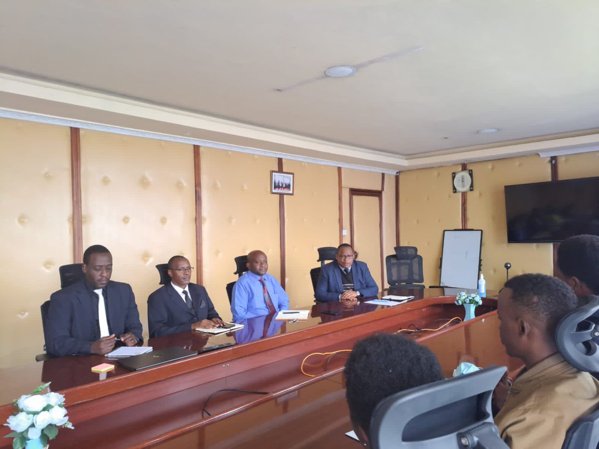 mwaki_link's tweet photo. A very interactive session with  Deputy CEO KNATCOM ready to set off for Unesco-India Africa hackathon
#UIA #UIAH #IndiaAfricaHackathon #Africa 
@NatcomUnescoKe
@PMOIndia @EduMinOfIndia @UNESCO @unesconewdelhi @MEAIndia @abhayjere @mhrd_innovation @narendramodi_in @dpradhanbjp https://t.co/eT8g1a9Vvl