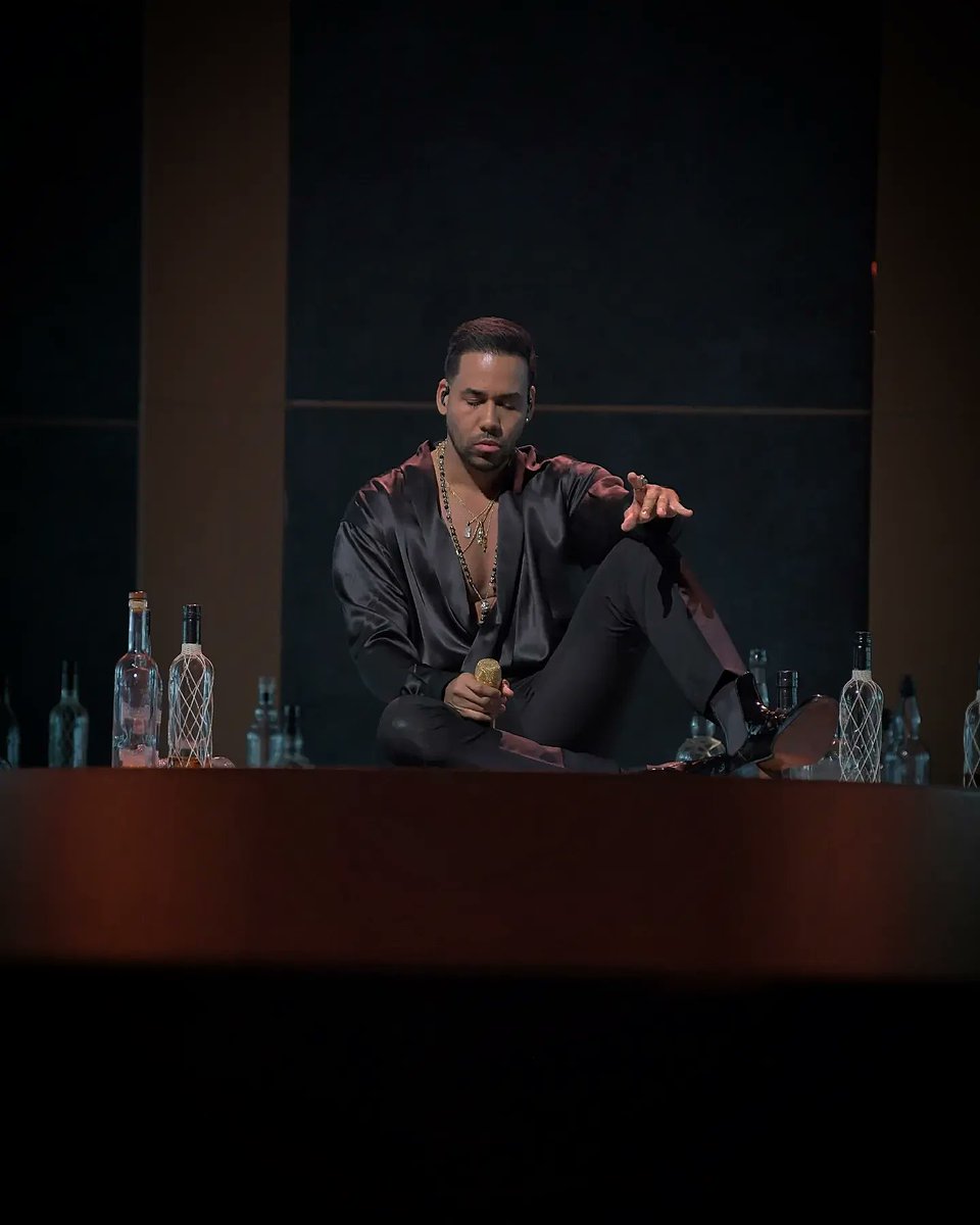 Romeo Santos tweet media