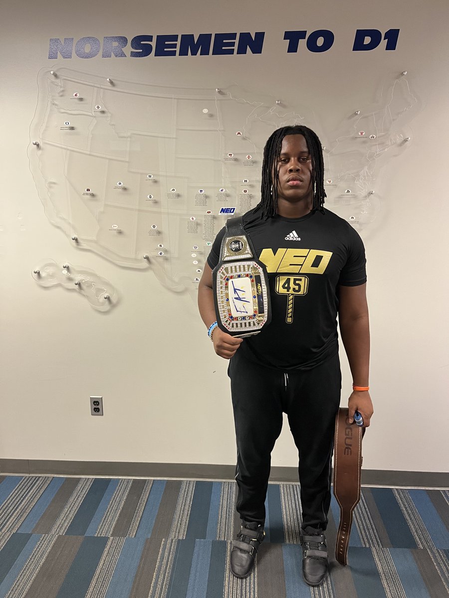 Norsemen_FB's tweet photo. #FinishFriday EAT Champion of the day! (Alpha) @Montre44samuels coaches check him out!
#EAT 
#Effort
#Attitude 
#Toughness
#MadeOnTheBanks https://t.co/OzpUCpUXGj