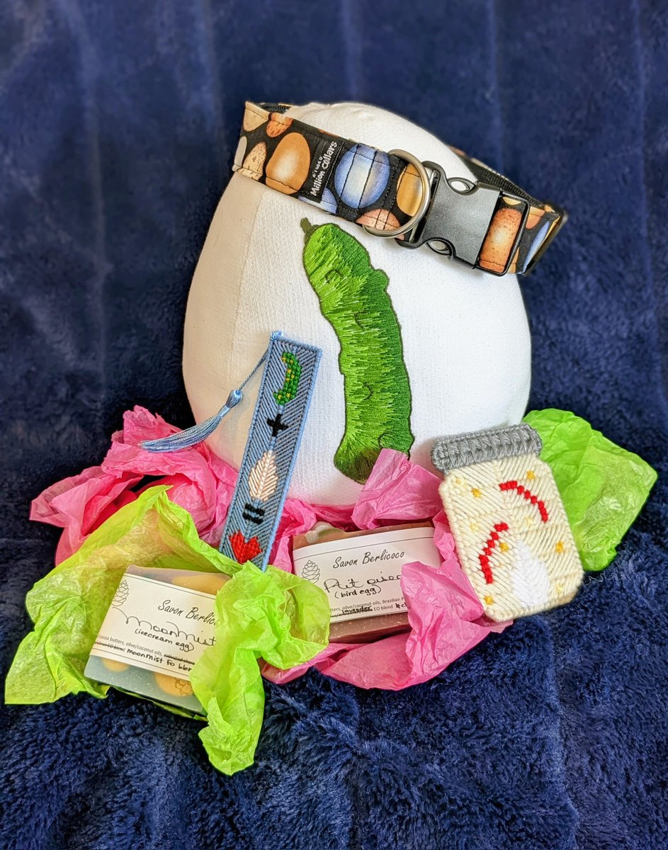 We're auctioning off a unique pickled egg gift basket with lots of handmade goodies from local folks. This is in support of <a href="/OTChfx/">Out of the Cold Community Association</a>. 

I'll be giving more details about each item later but check the alt text on the phono for now.

Rules in the thread below 1/4