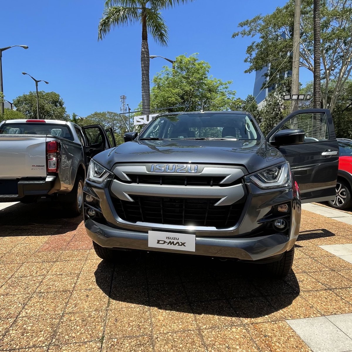 Automotor_py's tweet photo. Este fin de semana tu destino tiene que ser el #ShoppingDelSol 📍donde tu 0 KM te espera con más beneficios 😎🔥 https://t.co/9DGzsRBZQT