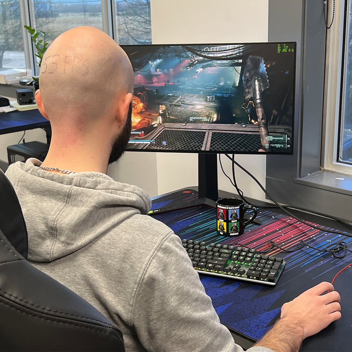 LinusTech's tweet photo. always using our heads in the lab 🤓 https://t.co/AsYUcqrfjZ