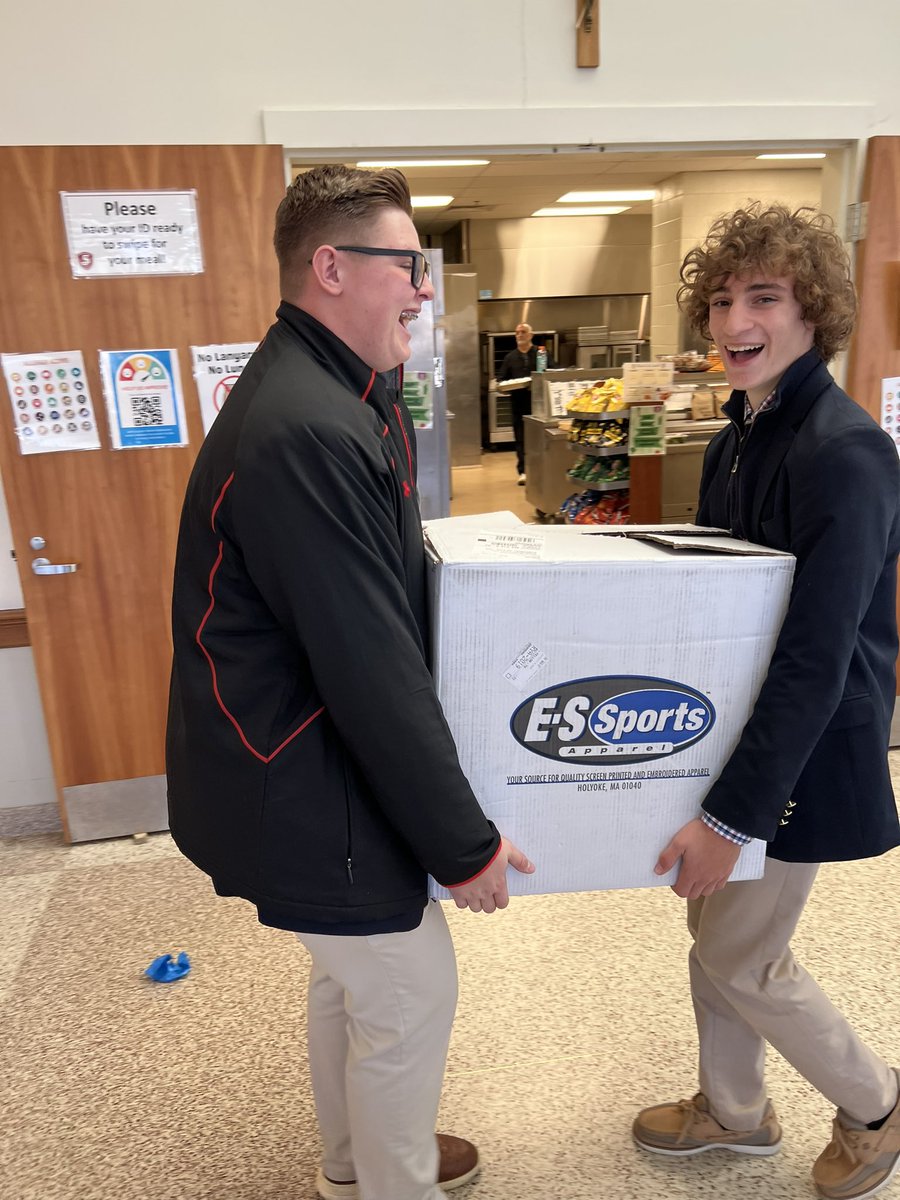 SJHSSAC's tweet photo. Awesome day delivering food for the people of Worcester. Thanks to the entire SJ community for your support! Next up: Pumpkin Bowl! https://t.co/OQD1JfnHxQ