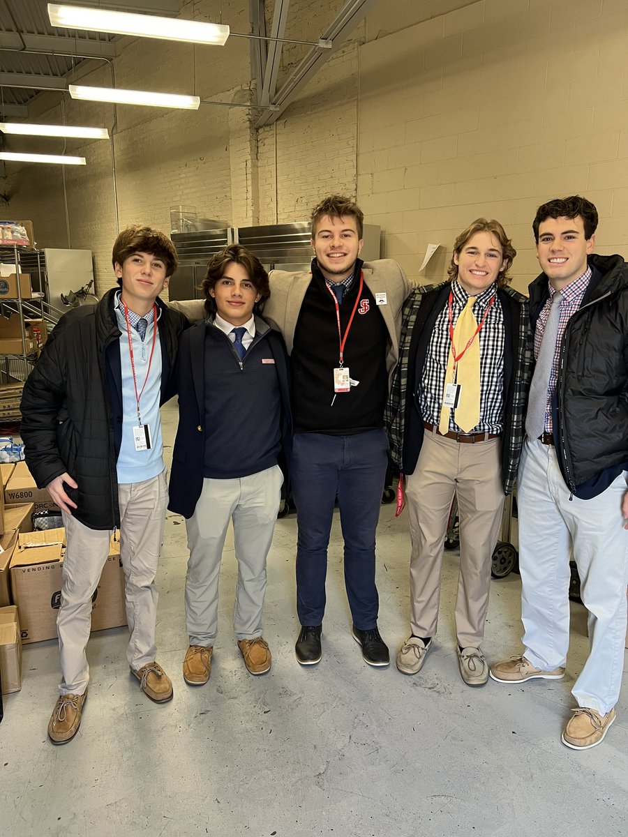 SJHSSAC's tweet photo. Awesome day delivering food for the people of Worcester. Thanks to the entire SJ community for your support! Next up: Pumpkin Bowl! https://t.co/OQD1JfnHxQ