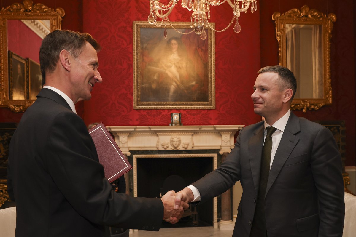 Chancellor <a href="/Jeremy_Hunt/">Sir Jeremy Hunt MP</a> met with Ukrainian Finance Minister <a href="/SergiiMarchenk3/">Sergii Marchenko</a> this afternoon.

They spoke about the United Kingdom's support for Ukraine in the face of Putin's horrific invasion.

#SlavaUkraini