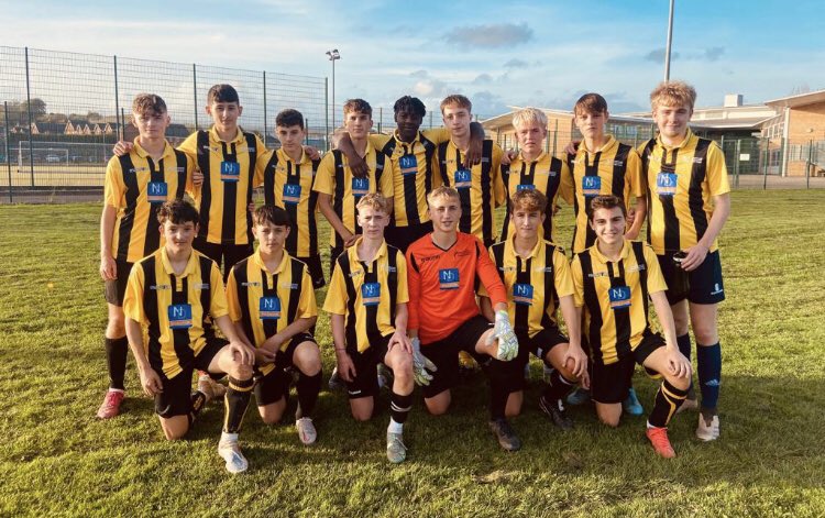 MrHodge01's tweet photo. Strong performance from the Year 11 @NhsThrive @NewportH @NewportHighPE boys beating @AG_GwentIsCoed 4-0 in the first round of the Newport 🏆 scorers were Midgley @DanielMidgley4 x2, Pring @jamie_pring4 and Higgs da iawn lads. Big one Tuesday now https://t.co/Ui0Ux42gvP