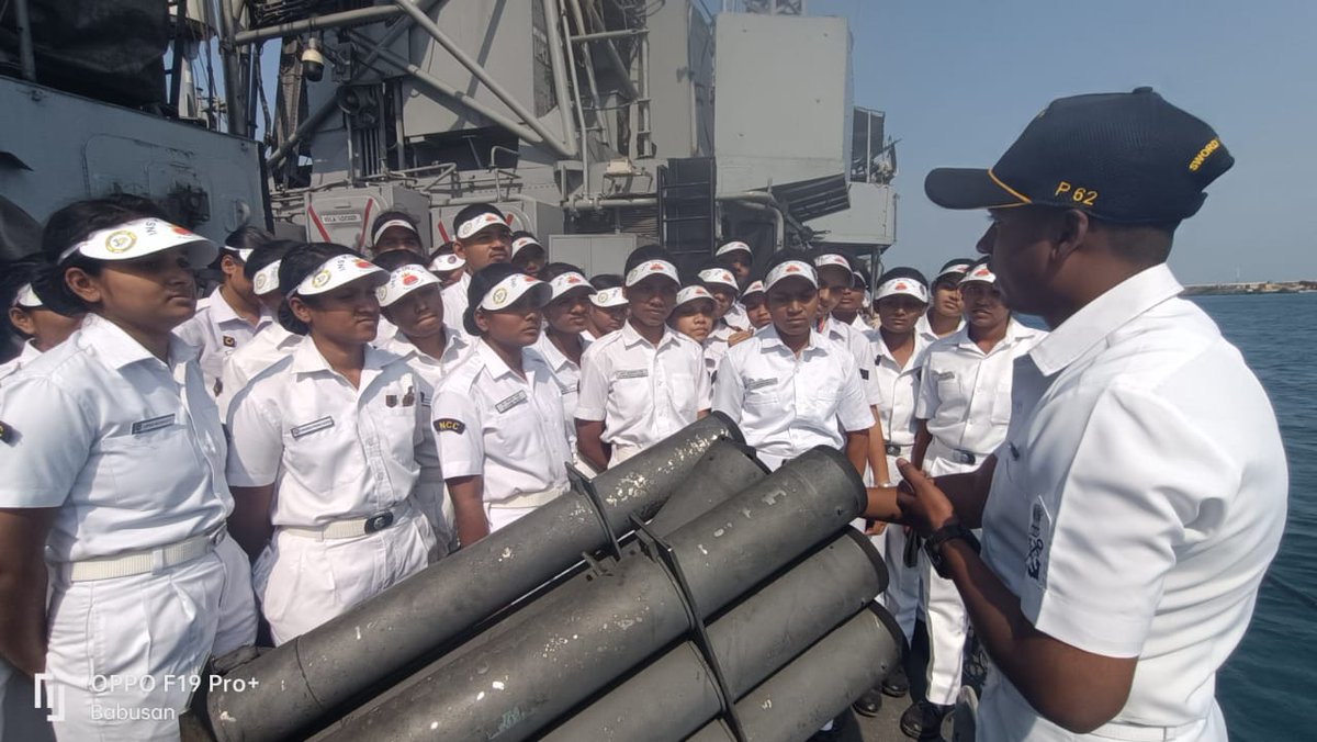 NCCDteOdisha's tweet photo. #NationalCadetCorps
82 Cadets ( 32 SD + 27 SW and 23 JD ) 01 ANO and 02 PI staff  visited INS Kirch at Gopalpur Port today.
@GovernorOdisha 
@Naveen_Odisha
@HQ_DG_NCC
@DHE_Odisha https://t.co/3bN7OpJuBg