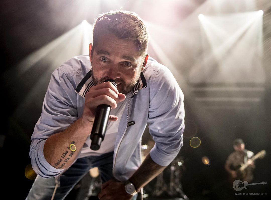 Brett Young tweet media